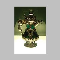 Burges, Green glass and silver decanter (Victoria and Albert Museum), photoIza Bella, Wikipedia.jpg