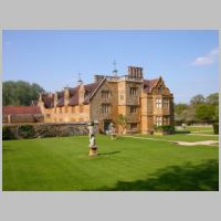 Ashby St Ledgers Manor House, photo by Ian Rob, Wikipedia.jpg