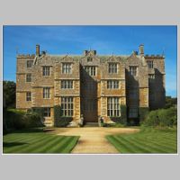 Chastleton House, photo by Roger May, geograph.org.uk (Wikipedia).jpg