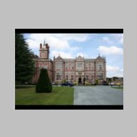 Crewe Hall, Cheshire, built in 1615–36, photo by Espresso Addict on Wikipedia.jpg