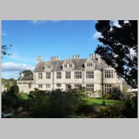 Yarnton Manor, photo by Des Blenkinsopp on Wikipedia.jpg